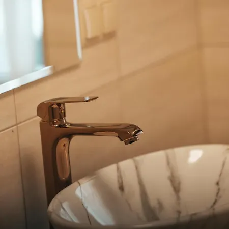 Apartamenty Grand Tatry - Sauna I Jacuzzi Wliczone W Cene Pobytu - 10 Minut Pieszo Od Term Bania Apartment